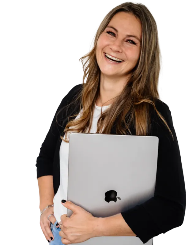 Nicole Fleischer mit Laptop